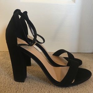 Black heeled sandal from Shoedazzle, size 8.